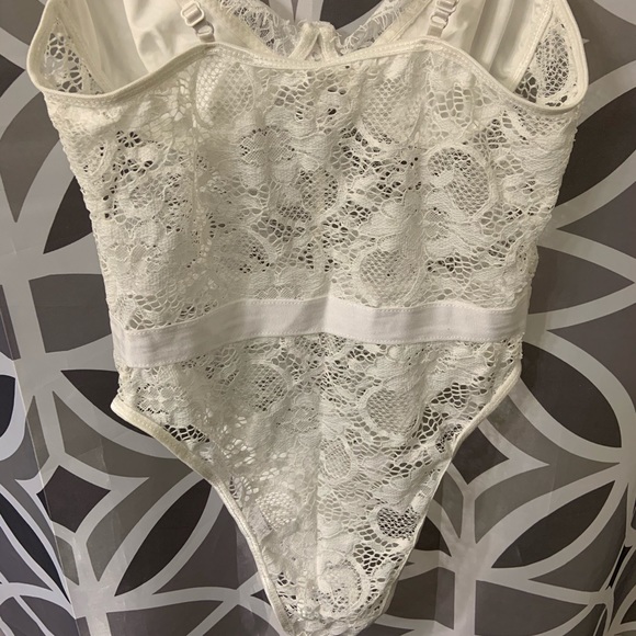 White lace body suit - Picture 3 of 3